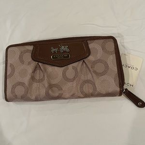 Coach Wallet NWT